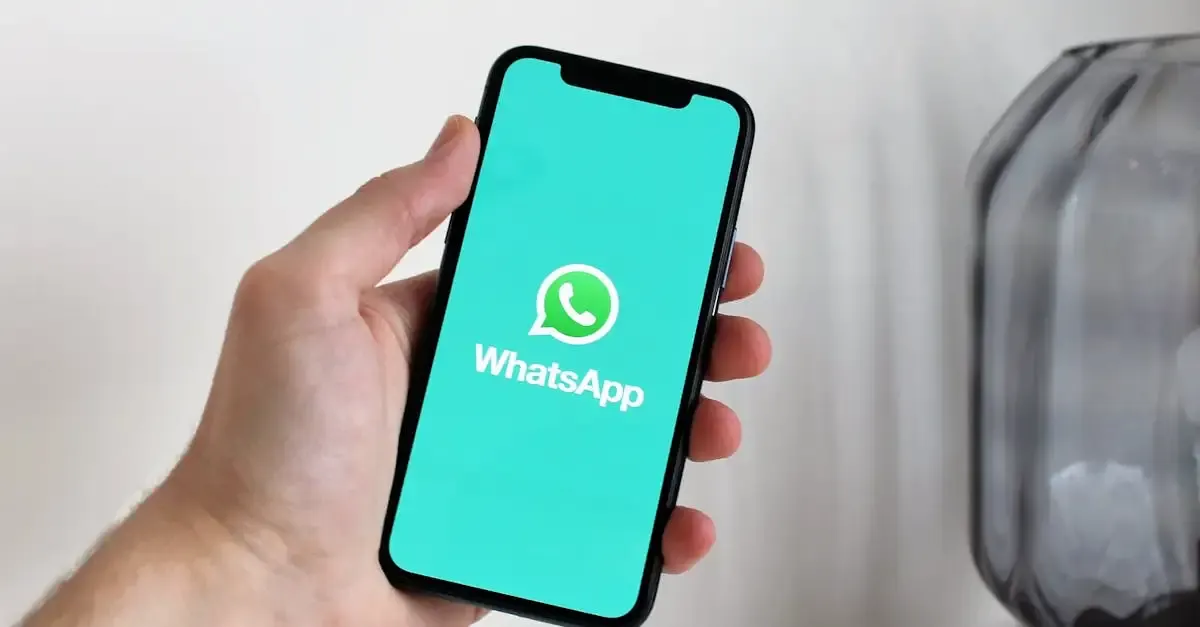 Comment transférer une discussion whatsapp